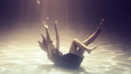 Tombe, t'inqui�te pas... Tu peu conter sur le sol. :/