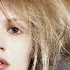 Comment entretenir et coiffer des cheveux secs ?