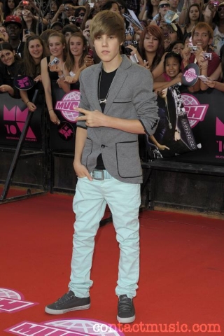 JUSTINE  biebre c'est beau