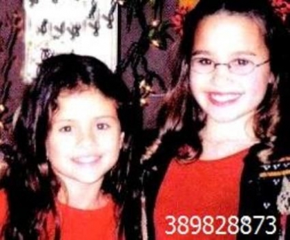 Selena Gomez  & Demi Lovato petite