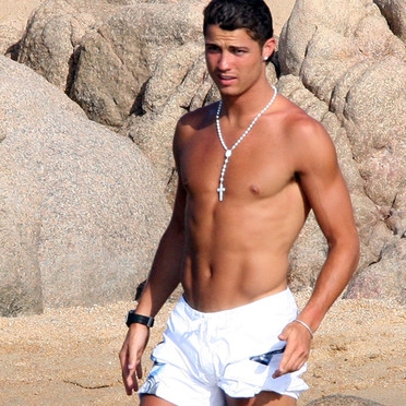 cRISTIANO RONALDO PAPA!