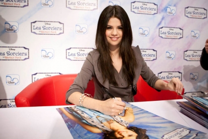 Selena Gomez d�dicace