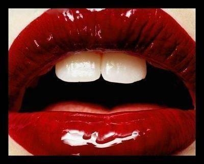j'adore son rouge a l�vre!!!
