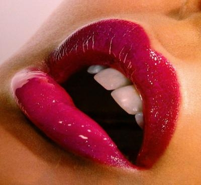 j'adore son rouge a l�vre