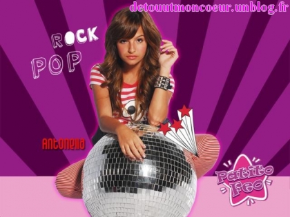 allez sur le blog non officiel de patito feo 