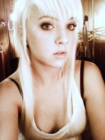 Si tu veux que je change tu peux tjrs rever...AMEL-XD-FLIKA...