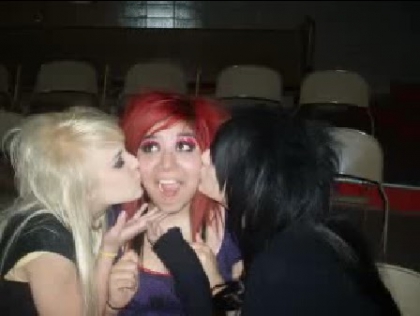 moi...AMEL-XD-FLIKA...