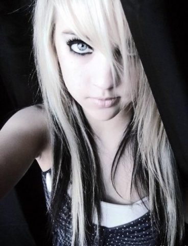 C MOI FLIKA=AMEL...-XD-.