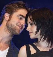  	Kristen Stewart : Robert Pattinson