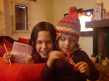 elle avec le chapeau ses ma seoeur 