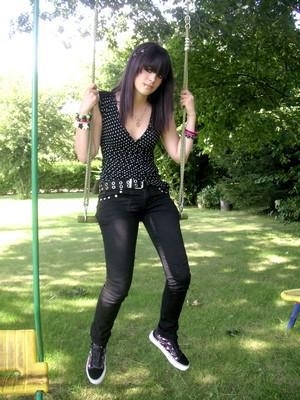 mwa barbara avec ma petite balancoire lol