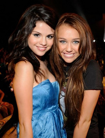 Miley Cyrus et Slna Gomez!!!!!