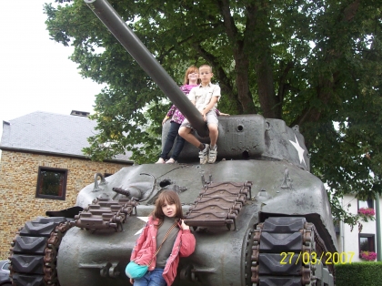 ma soeur mon frere et moi sur notre char