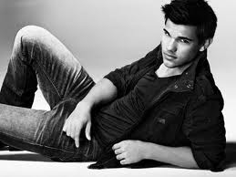 TAYLOR LAUTNER