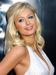 QUI TROUVE QUE PARIS HILTON EST SUPER CONNE?