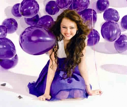 miley cyrus habill� on mauve
