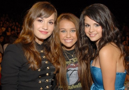 demi,selena,miley