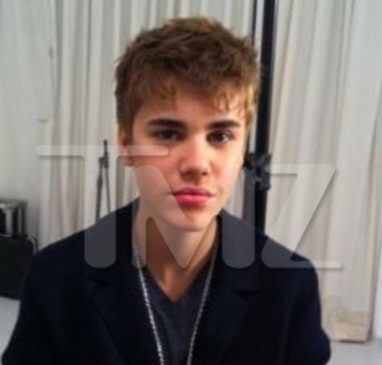 JUSTIN BIEBER : SES FANS LE L�CHENT � CAUSE DE SA NOUVELLE COUPE!