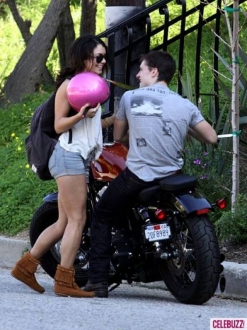 VANESSA HUDGENS : JOSH HUTCHERSON, SON NOUVEAU PETIT AMI ?