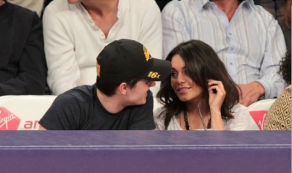 VANESSA HUDGENS : ENCORE EN COMPAGNIE DE JOSH HUTCHERSON !