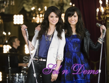 Demi Lovato & Selena Gomez