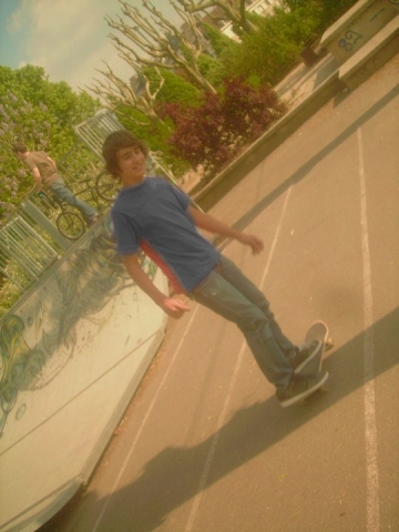 sur la foto maxime mon ex ex lol