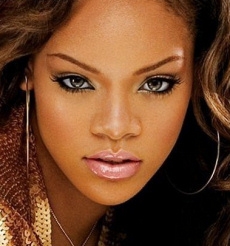 Rihanna tro belle belle belle