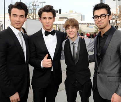 les jonas et justin bieber