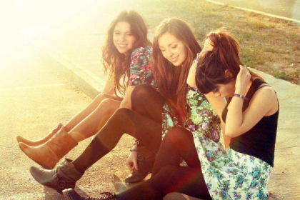 les filles et les secrets