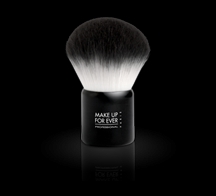  Le kabuki de chez Make Up Forever