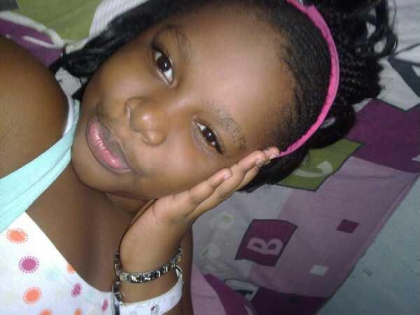 les mec elle est celibataire si vous voller sortire avec ellle elle est dispo.