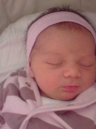 et voila le resulta de ma fille a la naissance + naissaire qu il faut avoir si vous voulez un b�be 