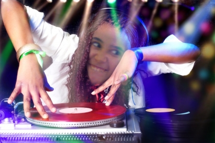 DJ