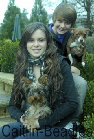 caitlin et son frere meilleur pote a jay b