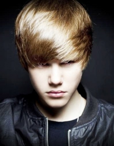 NRJ MUSIC AWARDS 2011 - Justin Bieber se fait clash !!