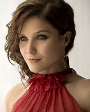 sophia bush