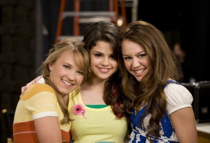miley cyrus ( hannah montana ) emili osmense selena gomez