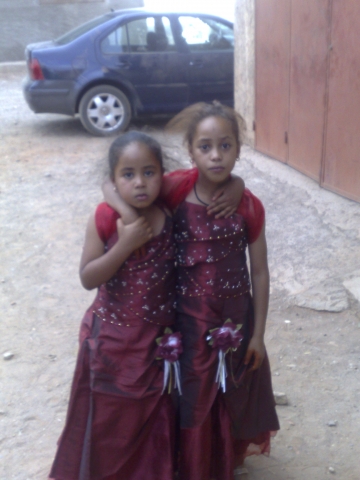 les femme belle et gentil avec les petites filles