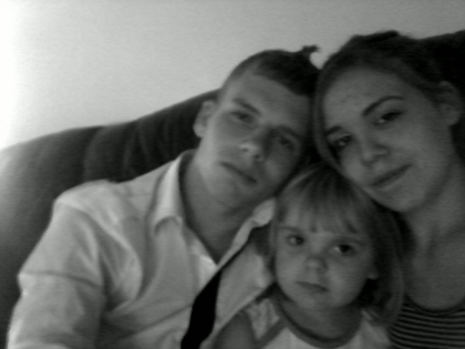 mon frere ma belle soeur et la ptite <3 <3 <3