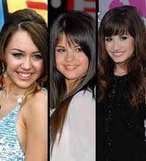 miley cyrus,selena gomez et demi lovato
