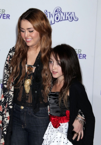noah cyrus and miley cyrus
