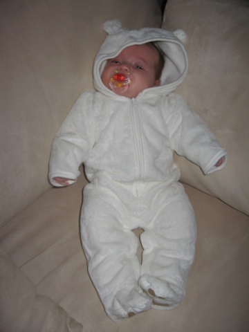 voila ma petite fille de 3 mois mais j'ai 2 autres filles