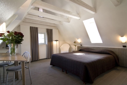 LA   CHAMBRE  DE  ME    GRAND     PARENT   DANS   MA   MAISON