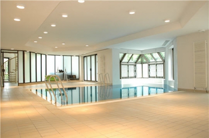 ma   troisime   piscine     a  l intrieur  