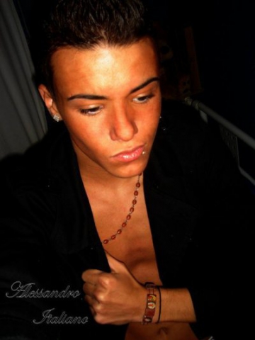 Un bo gars Italien veut se suicider !