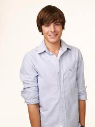 Troy Bolton connu comme zac effron