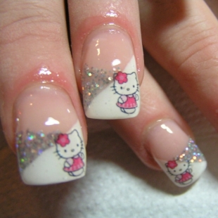 ongle hello kitty
