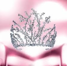 A QUI VA ETRE LA NOUVELLE COURONE 2012 ???