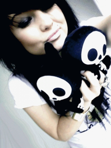 mon vr nom Brookelle bones 