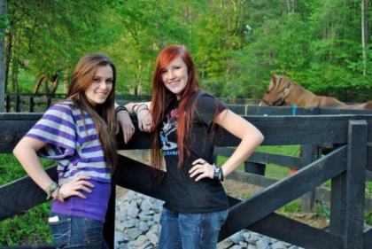 moi Caitlin Beadles and Peyton